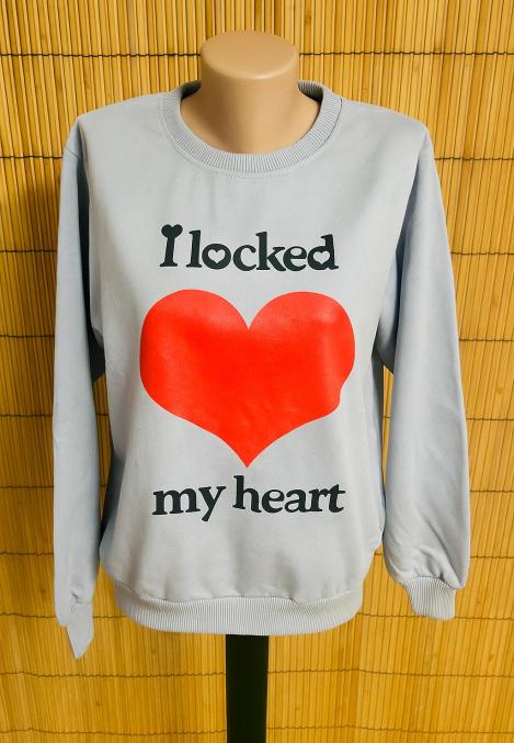 Bluza dama , imprimeu inima rosie. culoare gri .En-gros